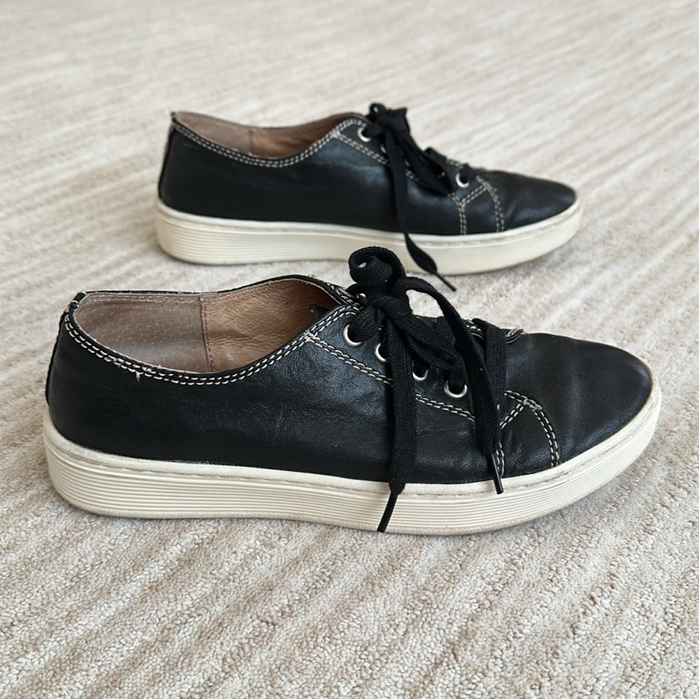 Sofft Baltazar Women's Leather Sneakers Lace Up Low Top Comfort Shoes Black Sz 8